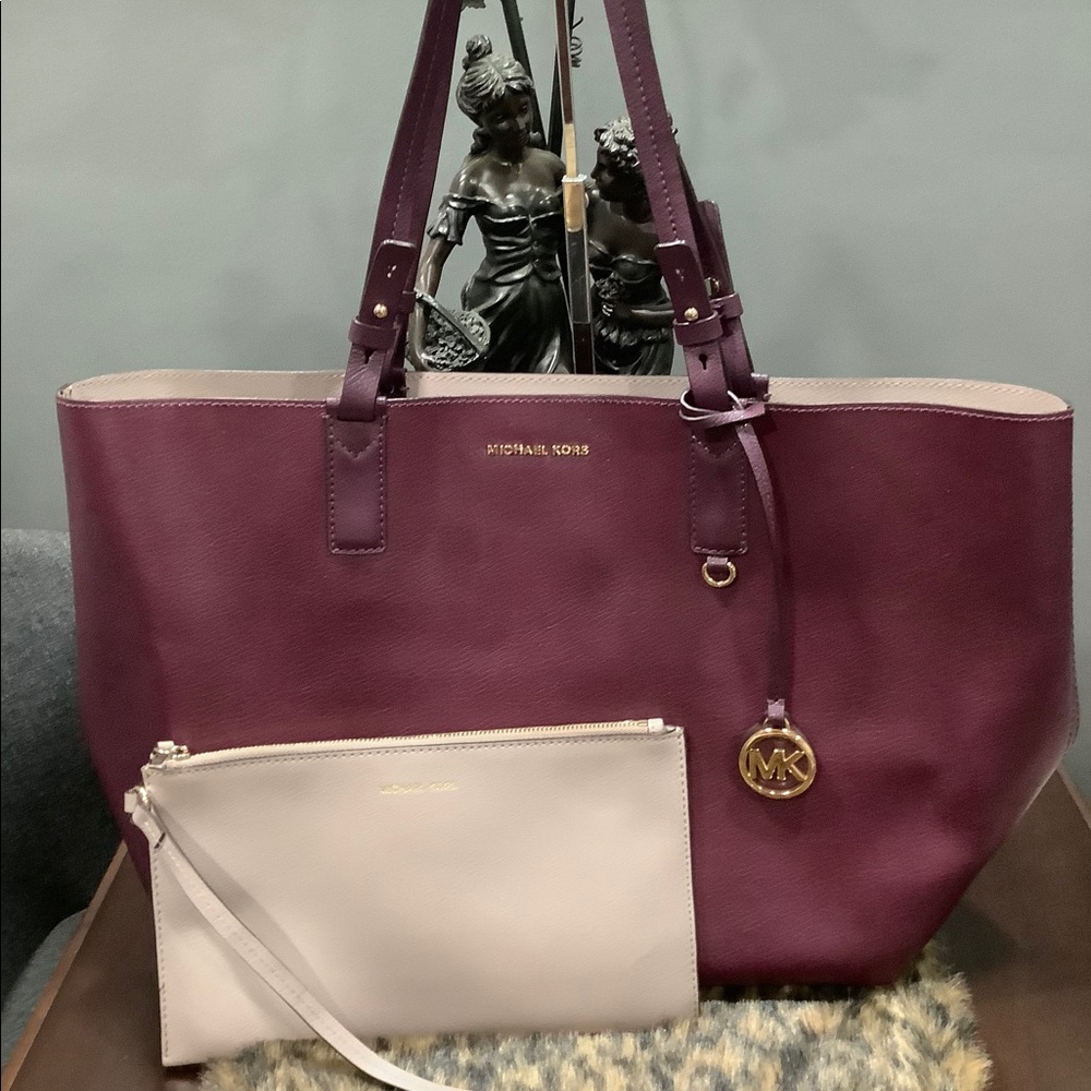 MICHAEL KORS LEATHER TOTE AND POUCH - Picture 1 of 11